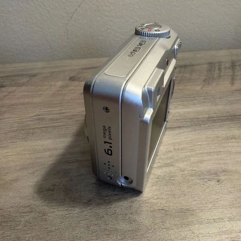 Kodak EasyShare C643 6.1MP Compact Digital Point Shoot Camera TESTED WORKS